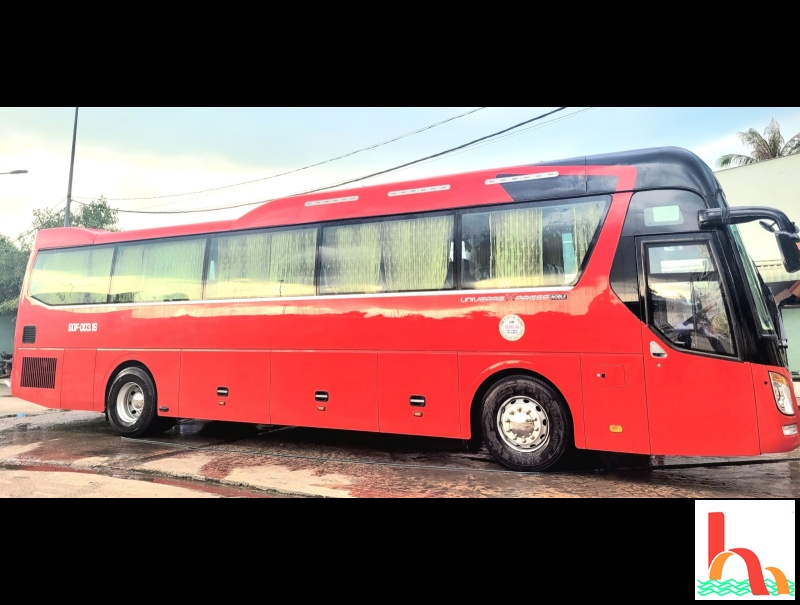 xe Univer 45 chỗ 00316